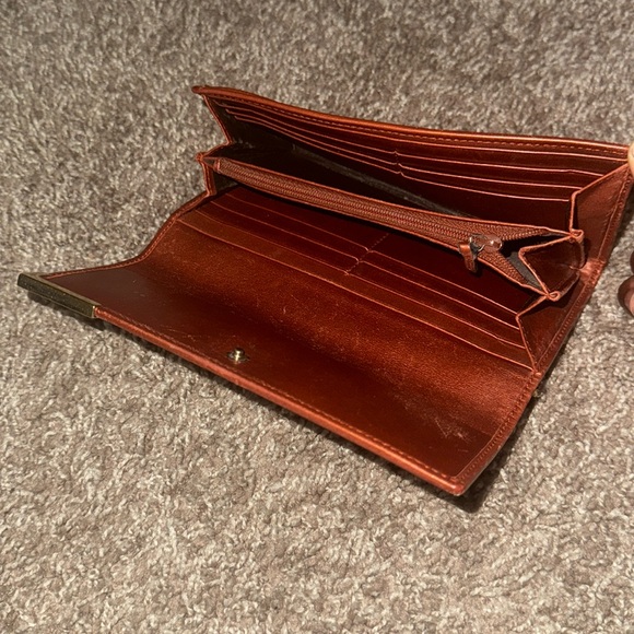 GUCCI trifold wallet, decent condition, 7.5” x 4” - Picture 4 of 4